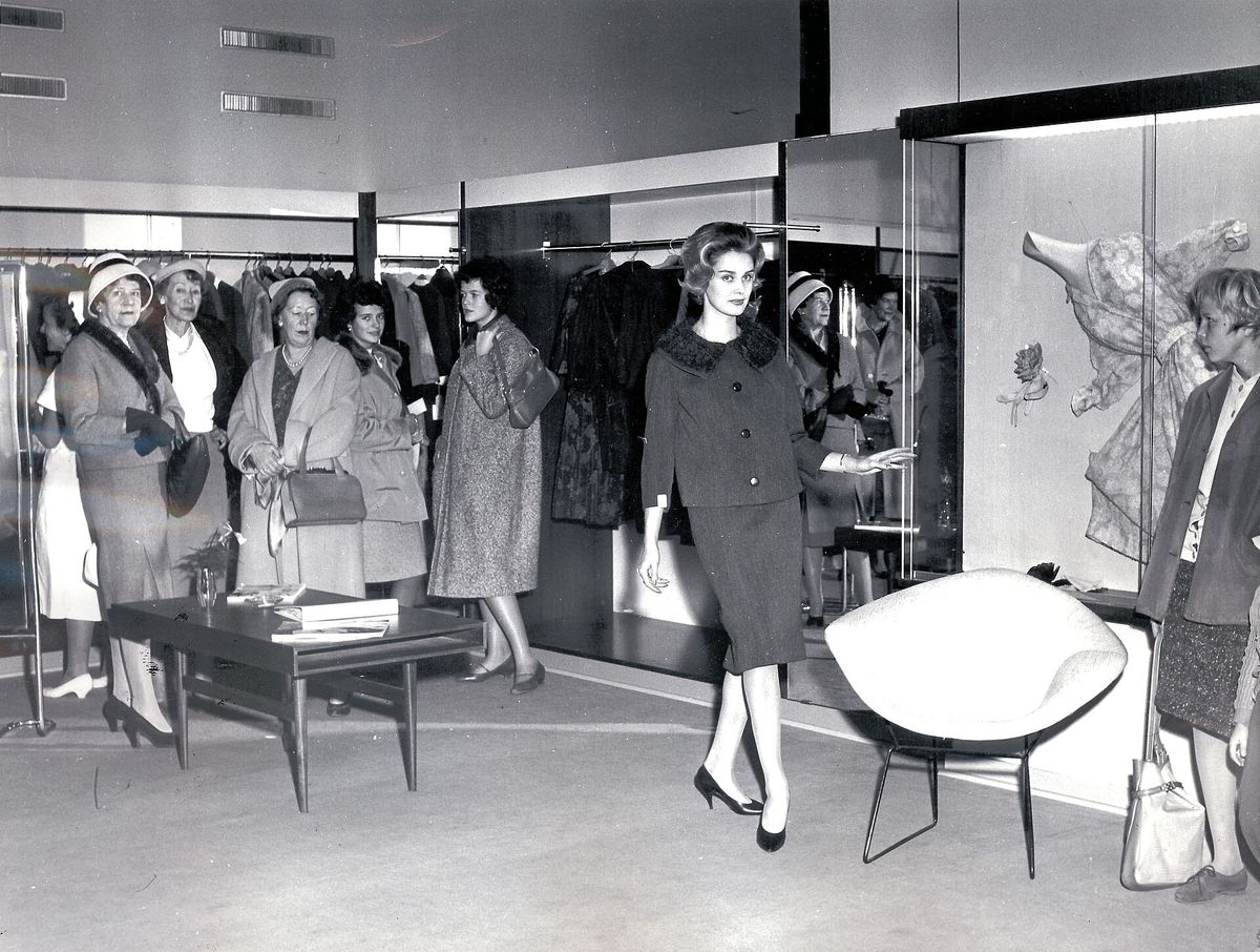 Stockmannin Boutique’n muotinäytös vuonna 1959.